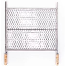 Grelha Moeda com Cabo de Madeira 70x50 cm  em Aço Inox N7 Queiroz